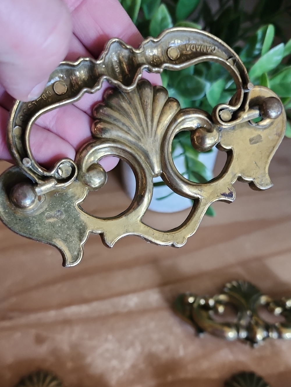 Set of 6 Brass Chippendale Bail Drawer Pulls - Picture 3 of 11